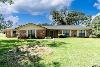 310 Windridge Rd, Palestine, TX 75801