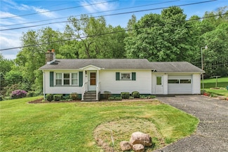 35 Kenmore Rd, Greenville, PA 16125