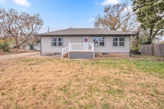 1215 N Magnolia St, Newton, KS 67114