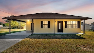 16 N Hendry Ave, Fort Meade, FL 33841