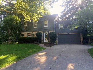 2262 Innisbrook Rd, Ottawa Hills, OH 43606