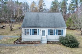 146 Sherwood Cir, Brattleboro, VT 05301