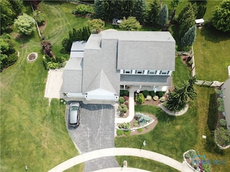 4242 Stratford Ct, Sylvania, OH 43560