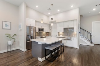 1703 Freeman St, Houston, TX 77009