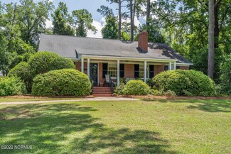 425 Wayne Dr, Wilmington, NC 28403