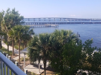 210 3rd St W Unit 8202, Bradenton, FL 34205