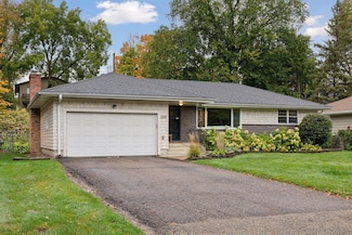 3341 Xenia Ave N, Minneapolis, MN 55422