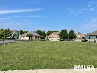 2315 Connie Dr, Springfield, IL 62704