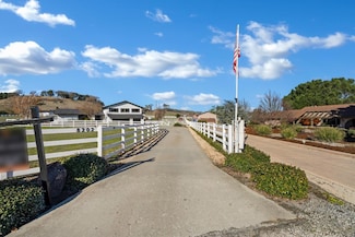 8202 Honeybee Ct, Gilroy, CA 95020