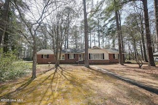 1201 Charles Dr, Laurinburg, NC 28352