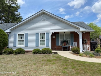 1203 Wilshire Cir, Aberdeen, NC 28315