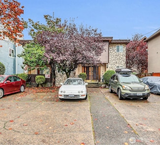 3828 Whitman Ave N, Seattle, WA 98103