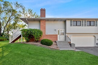 831 E 145th St, Burnsville, MN 55337