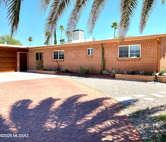 8936 E Calle Kuehn, Tucson, AZ 85715