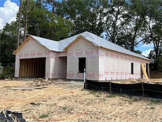 26 Wiggins Ln, Phenix City, AL 36869