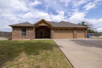 1611 Foxcroft, Enid, OK 73703
