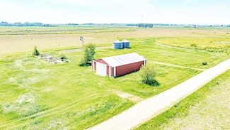 17574 245th St, Aplington, IA 50604