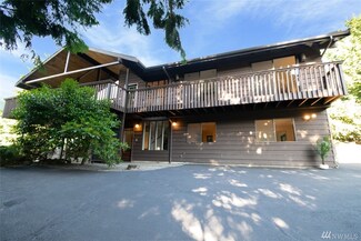 12203 Maplewood Ave, Edmonds, WA 98026