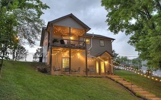 529 E 2nd St, Blue Ridge, GA 30513
