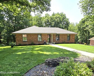 315 Hutton Ln, Jefferson City, MO 65101