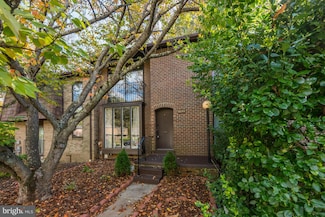 8044 Inverness Ridge Rd, Potomac, MD 20854