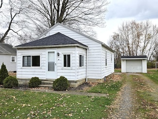 820 E 7th St, Ashland, OH 44805