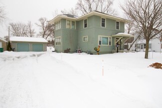 819 Sinclair Lewis Ave, Sauk Centre, MN 56378