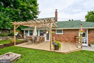 314 Fulton St, Akron, PA 17501