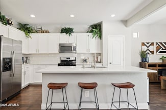 2096 S Moccasin Trail, Gilbert, AZ 85295