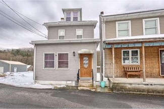 36 Trolley St, Cumbola, PA 17930