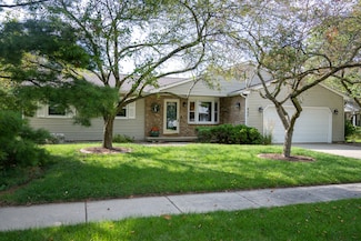 907 Meadow View Ct, Savoy, IL 61874
