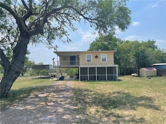 167 Buckeye Knoll Rd, George West, TX 78022