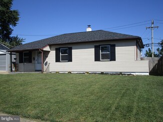 21 Memorial Dr, New Castle, DE 19720