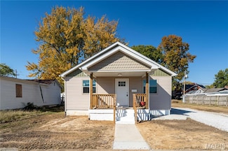 1809 Rhodes St, Madison, IL 62060