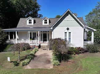 11921 Academy St, Milton, NC 27305