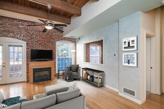 124 College St Unit 8, South Hadley, MA 01075