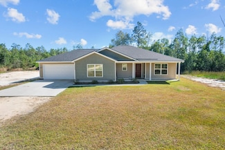 192 Hummingbird Ln, Jesup, GA 31545