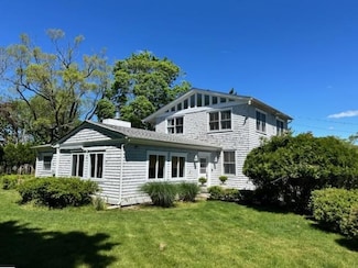 61 Baycrest Ave, Westhampton, NY 11977