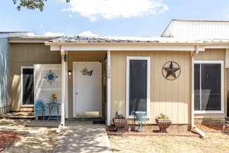 1229 Elm Ct, Runaway Bay, TX 76426