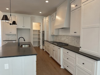 209 Bellsford Rd, Gallatin, TN 37066