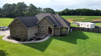 661 Blackberry Rd, Deatsville, AL 36022