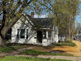 113 N 6th St, Clinton, IA 52732