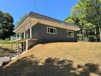 120 Rankin St, Rockland, ME 04841