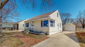 816 14th Ave NE, Rochester, MN 55906