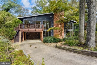 8106 Timber Valley Ct, Dunn Loring, VA 22027