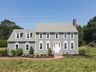 29 Wamsutta Dr, North Attleboro, MA 02760