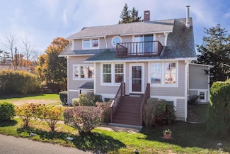 91 Broadway, York, ME 03909