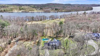 5 Jamaica Ln, Haverhill, MA 01830