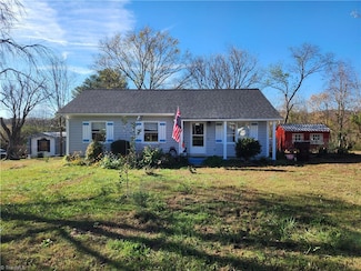 284 Jennings Rd, North Wilkesboro, NC 28659