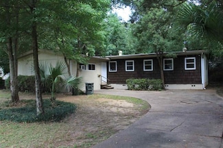1630 Atkamire Dr, Tallahassee, FL 32304